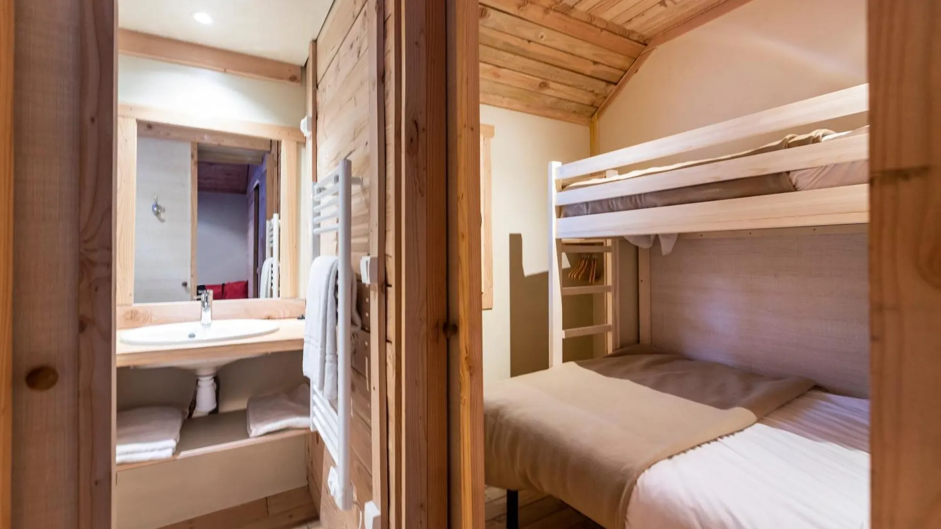 Huttopia La Clarée Val-des-Prés Camping