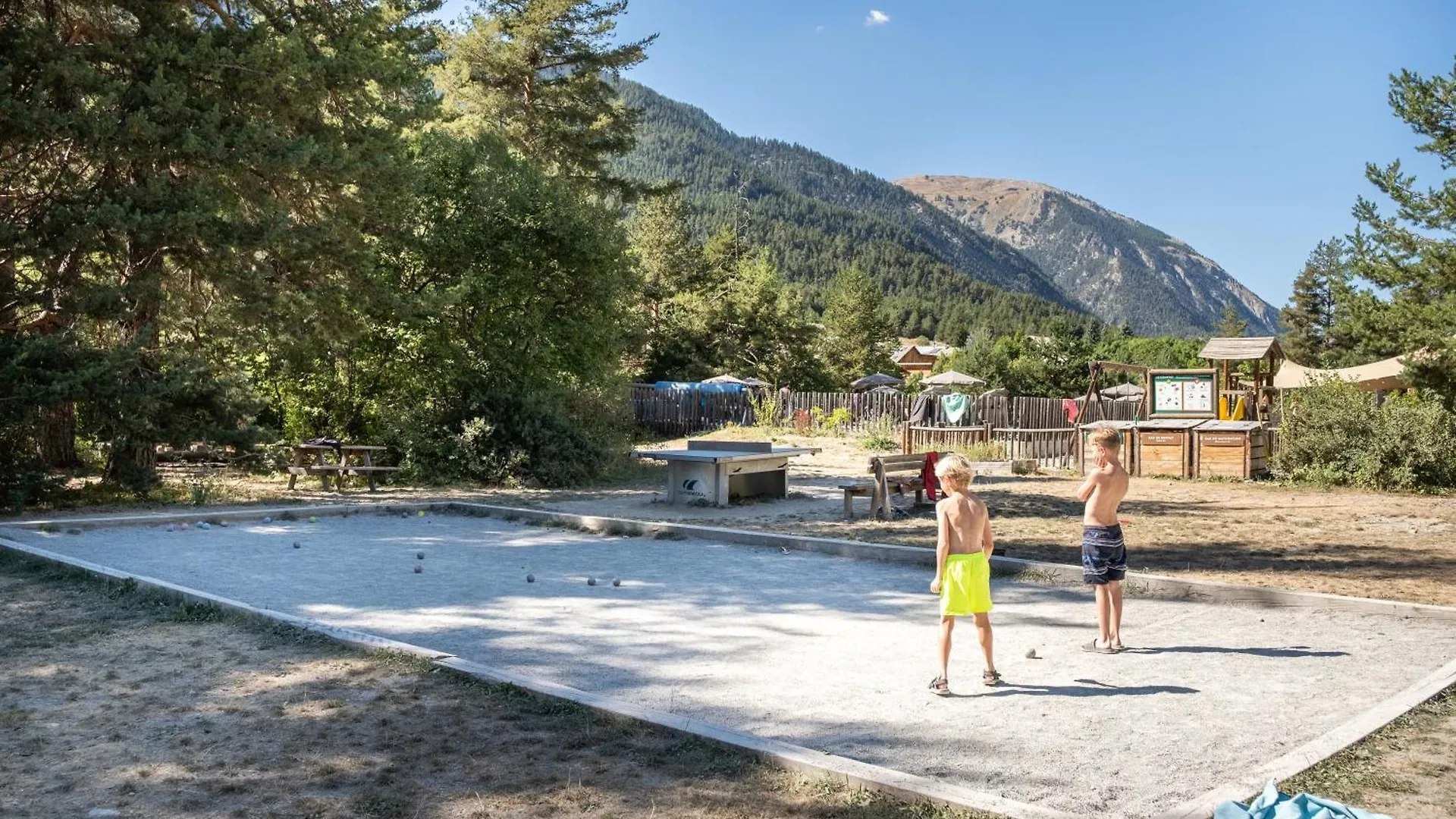 Huttopia La Clarée Val-des-Prés Camping